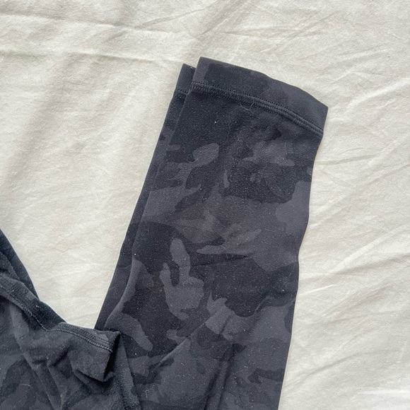 Lululemon Black Camouflage Leggings - Picture 3 of 7